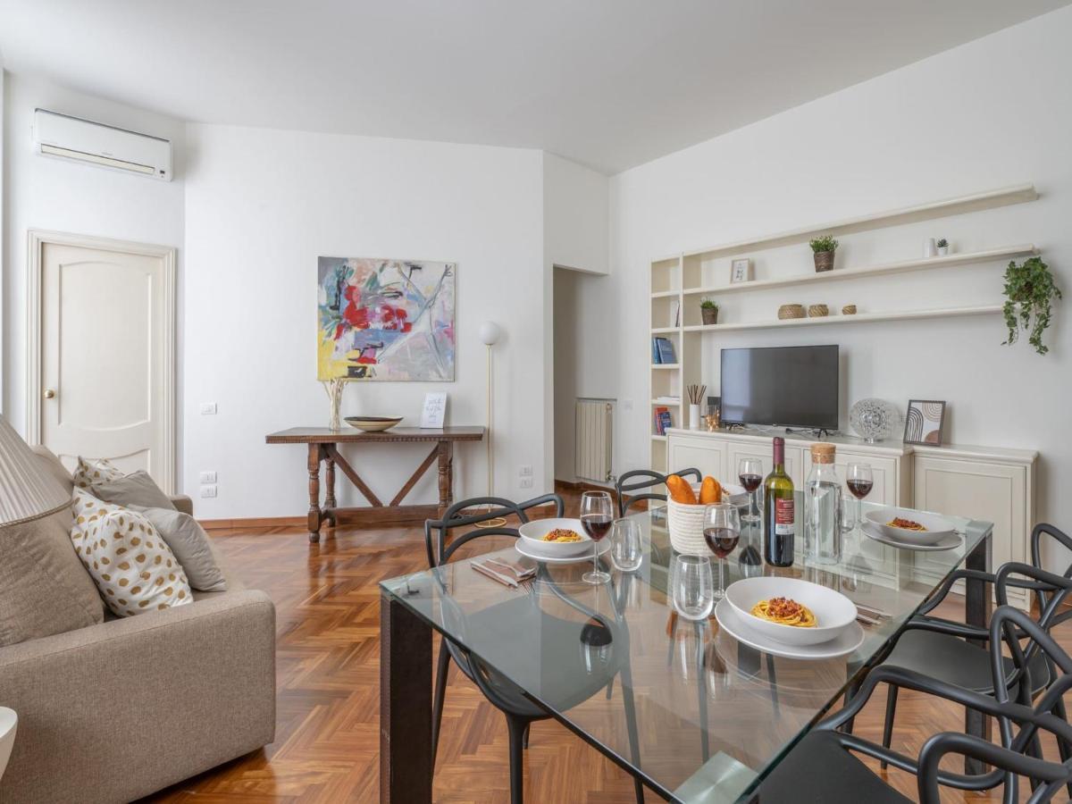 The Best Rent - Gorgeous Two-Bedroom Apartment In Porta Nuova District Μιλάνο Εξωτερικό φωτογραφία